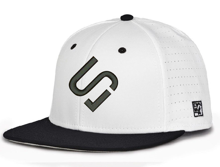 WHITE/BLACK GAME CAP